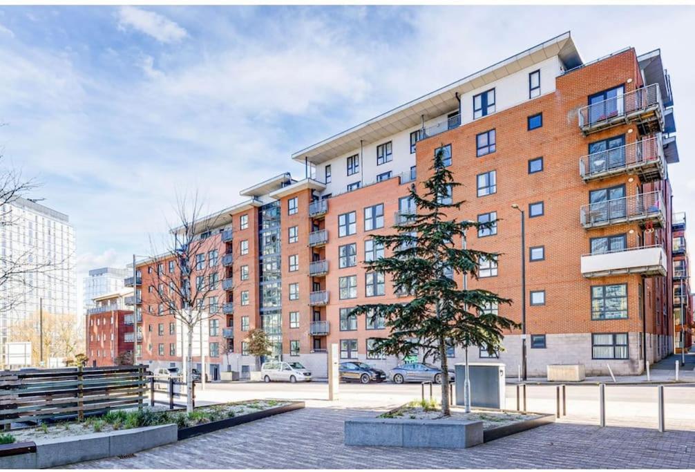 Luxury 2br - Prime Location - Parking Mánchester